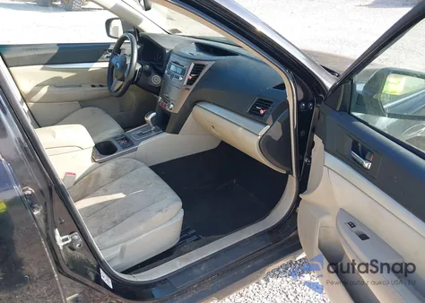 2011 Subaru Outback 2.5I Premium z USA, uszkodzony, nr VIN 4S4BRBCC3B3434815